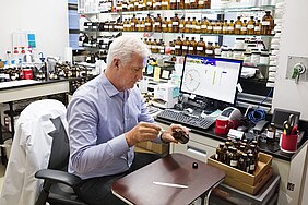 Symrise perfumer David Apel creating O Boticario perfume with AI apprentice