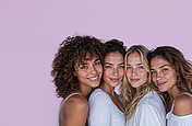 Symrise expands natural-origin skincare portfolio with Dragosine® green for skin longevity Women on a pink background